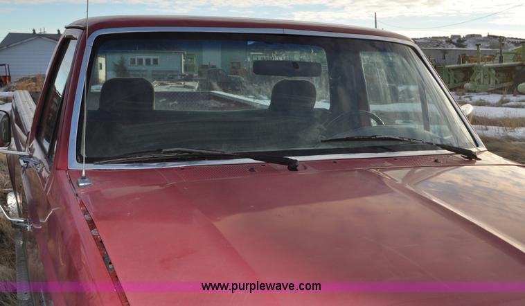 image for item C3338 1995 Ford F250 pickup truck