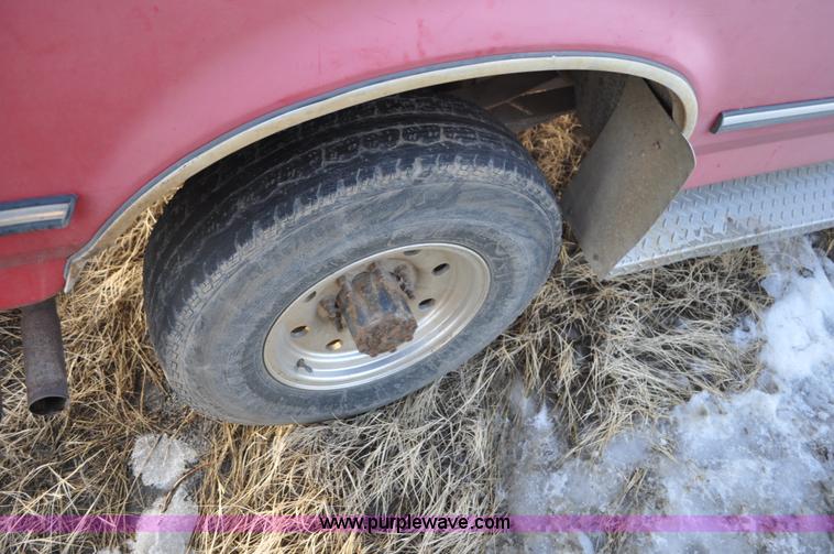 image for item C3338 1995 Ford F250 pickup truck