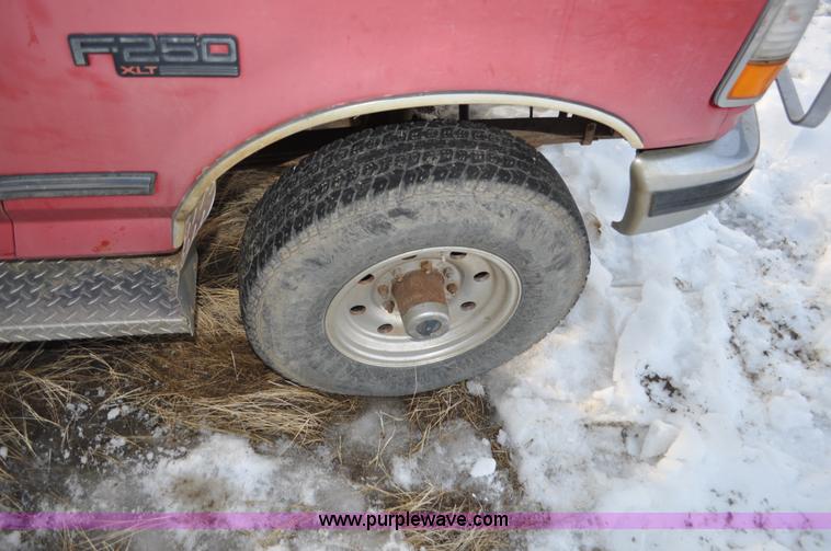 image for item C3338 1995 Ford F250 pickup truck