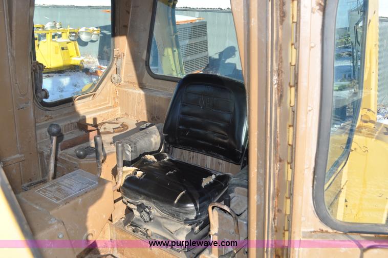 image for item C3339 1978 Caterpillar D9H dozer