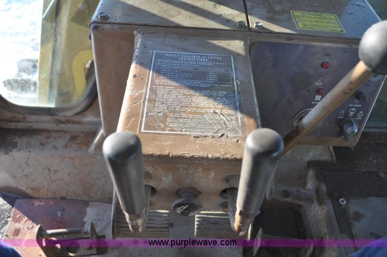 image for item C3339 1978 Caterpillar D9H dozer