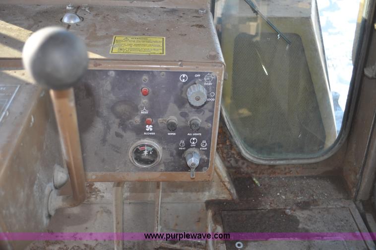 image for item C3339 1978 Caterpillar D9H dozer