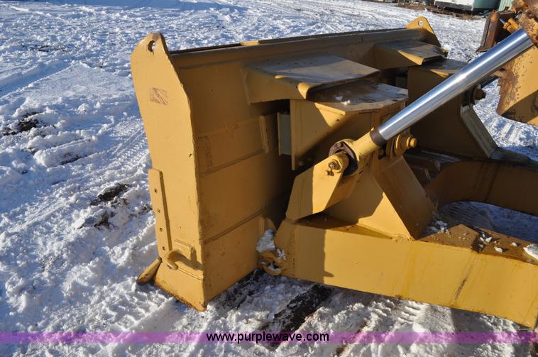 image for item C3339 1978 Caterpillar D9H dozer