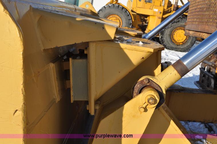 image for item C3339 1978 Caterpillar D9H dozer