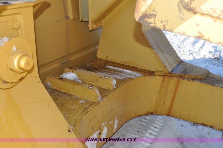 image for item C3339 1978 Caterpillar D9H dozer
