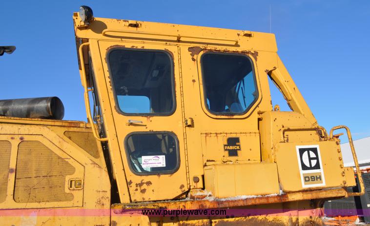 image for item C3339 1978 Caterpillar D9H dozer