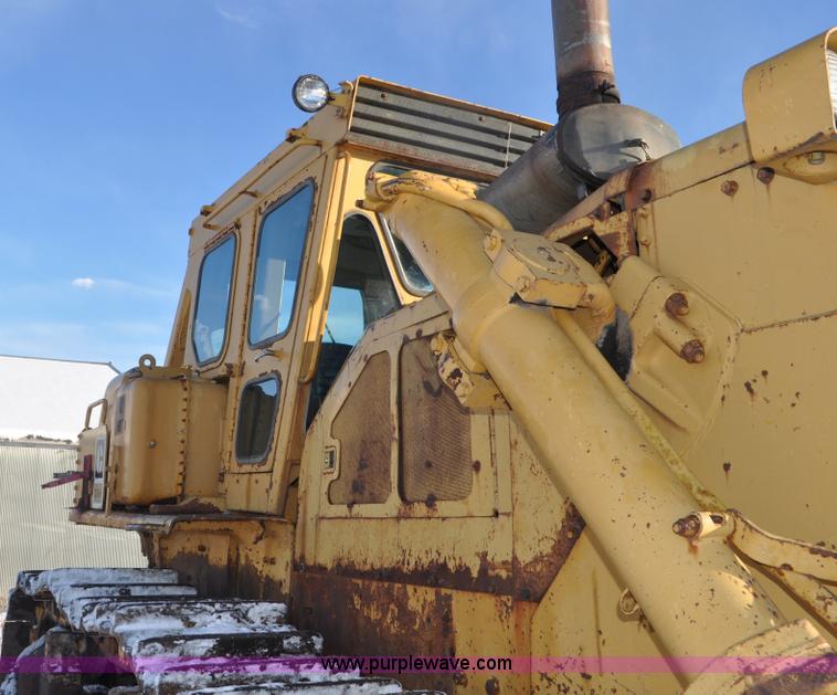 image for item C3339 1978 Caterpillar D9H dozer