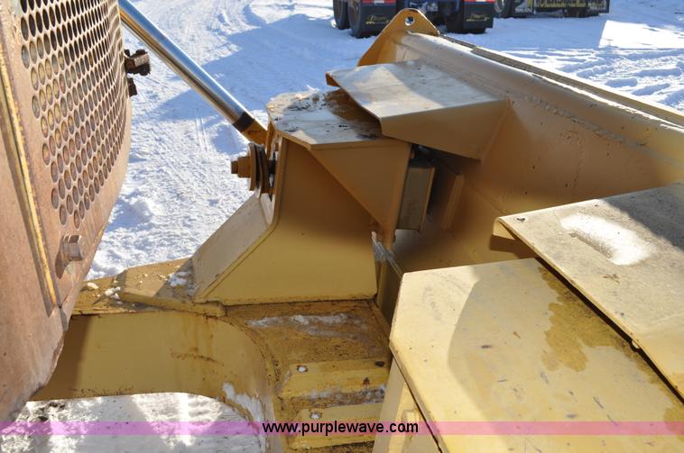 image for item C3339 1978 Caterpillar D9H dozer