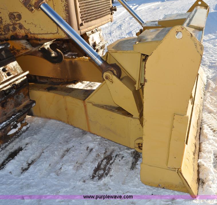 image for item C3339 1978 Caterpillar D9H dozer