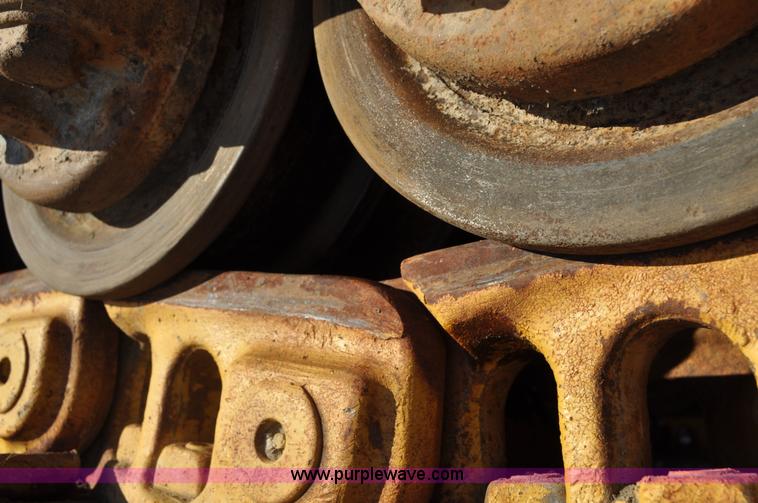 image for item C3339 1978 Caterpillar D9H dozer