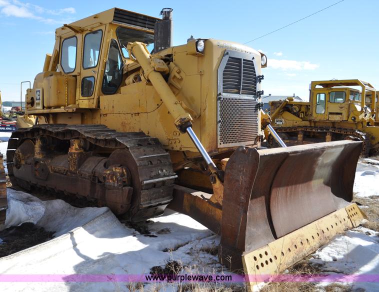 image for item C3340 1976 Caterpillar D9H dozer
