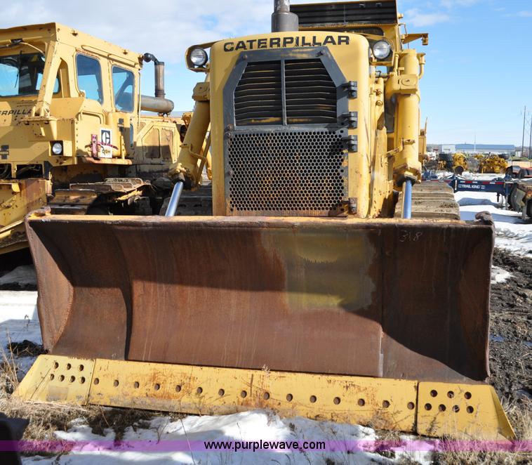 image for item C3340 1976 Caterpillar D9H dozer