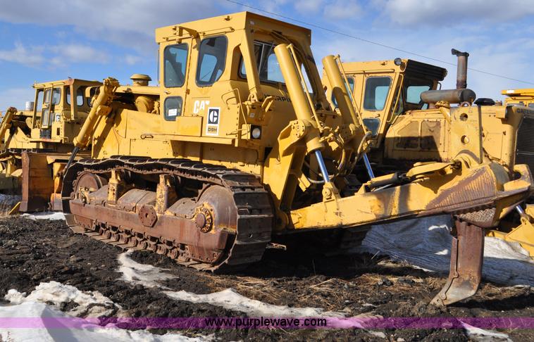 image for item C3340 1976 Caterpillar D9H dozer