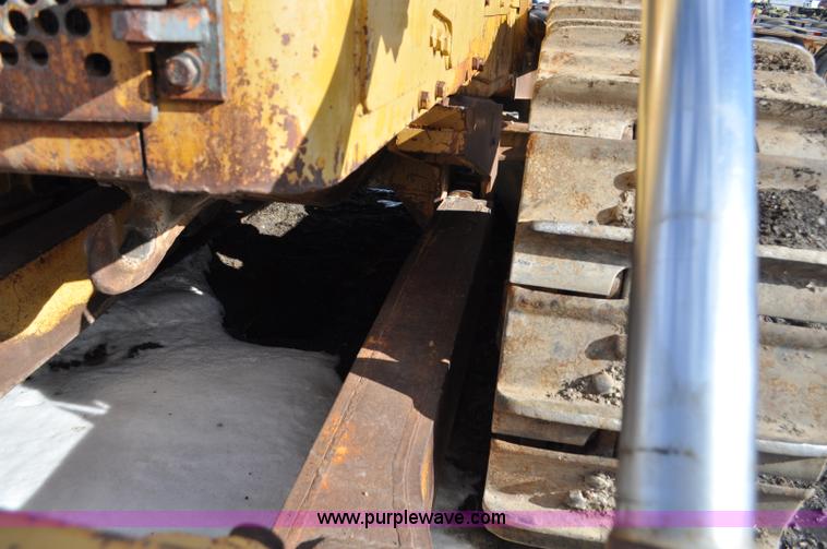 image for item C3340 1976 Caterpillar D9H dozer