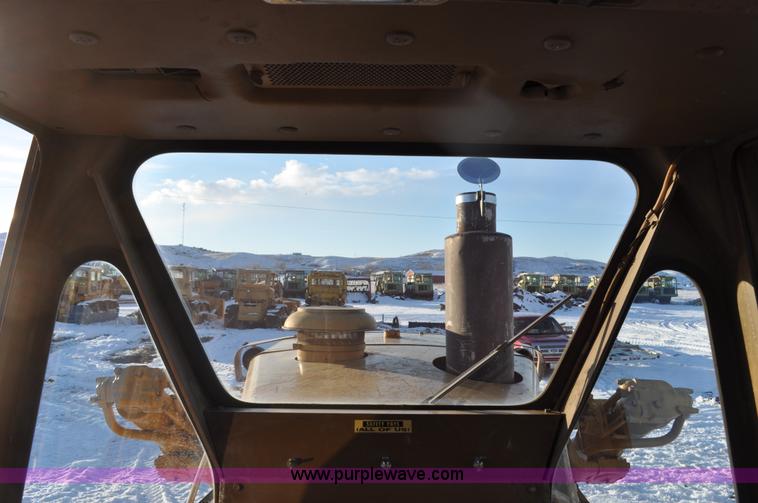 image for item C3340 1976 Caterpillar D9H dozer