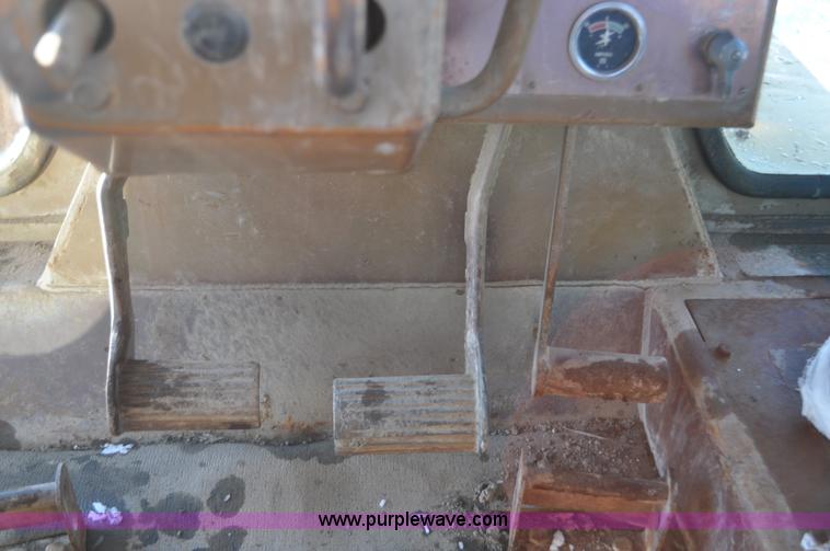 image for item C3340 1976 Caterpillar D9H dozer