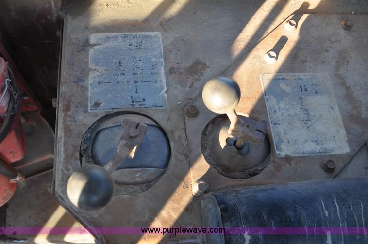 image for item C3340 1976 Caterpillar D9H dozer