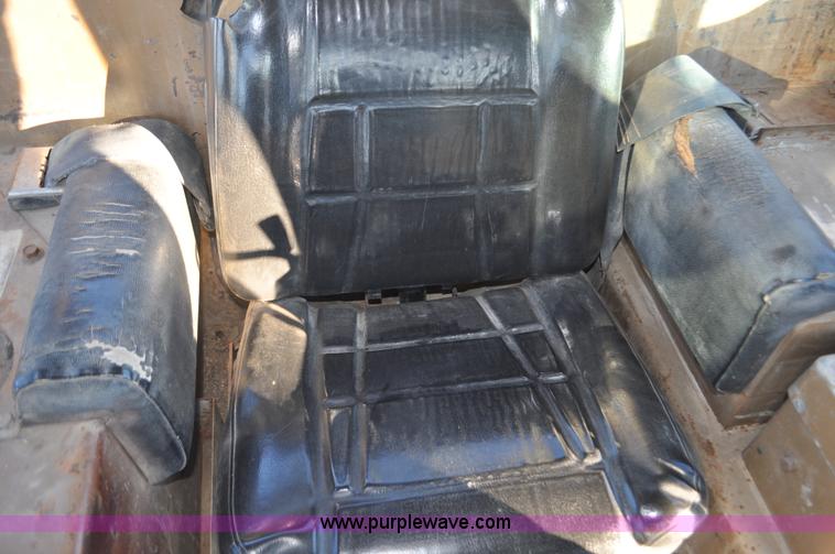 image for item C3340 1976 Caterpillar D9H dozer