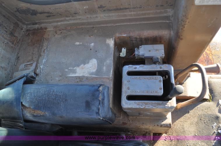 image for item C3340 1976 Caterpillar D9H dozer