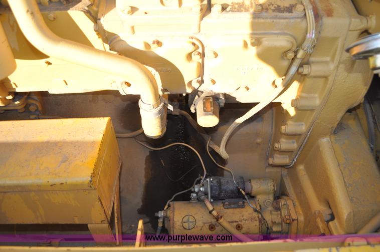 image for item C3340 1976 Caterpillar D9H dozer