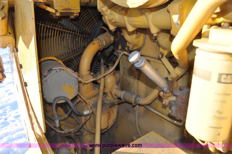 image for item C3340 1976 Caterpillar D9H dozer