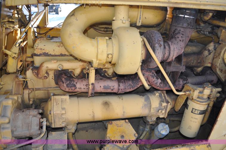 image for item C3340 1976 Caterpillar D9H dozer
