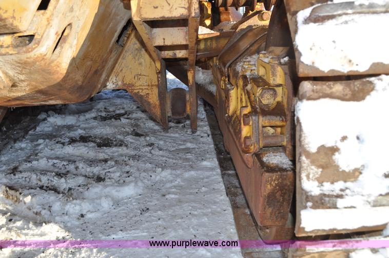 image for item C3340 1976 Caterpillar D9H dozer