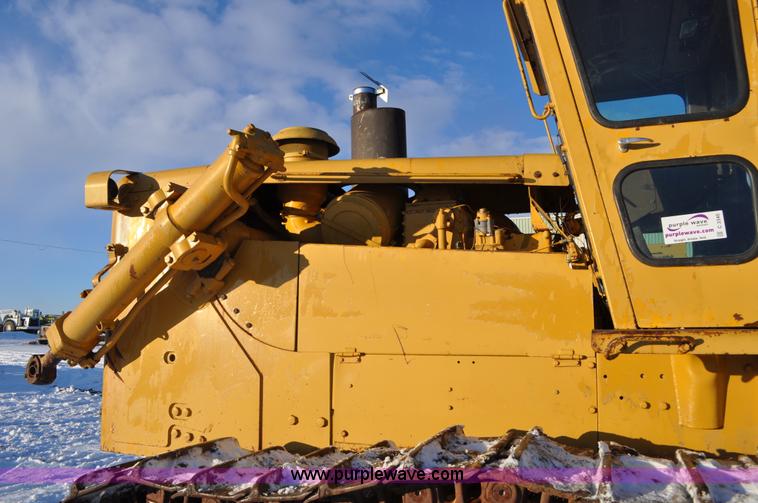 image for item C3340 1976 Caterpillar D9H dozer