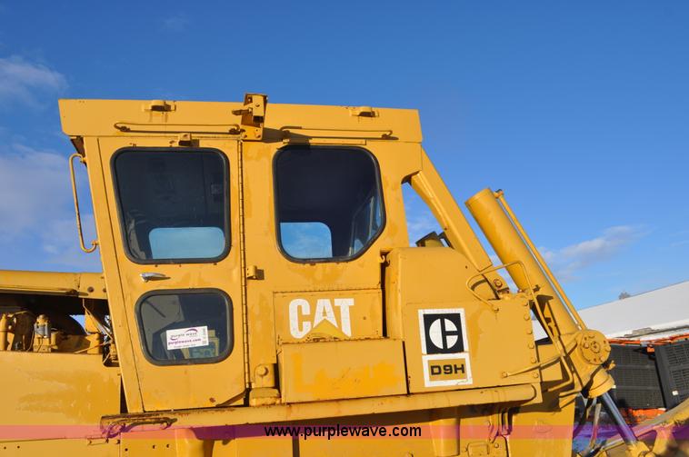image for item C3340 1976 Caterpillar D9H dozer