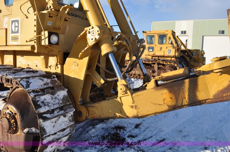 image for item C3340 1976 Caterpillar D9H dozer