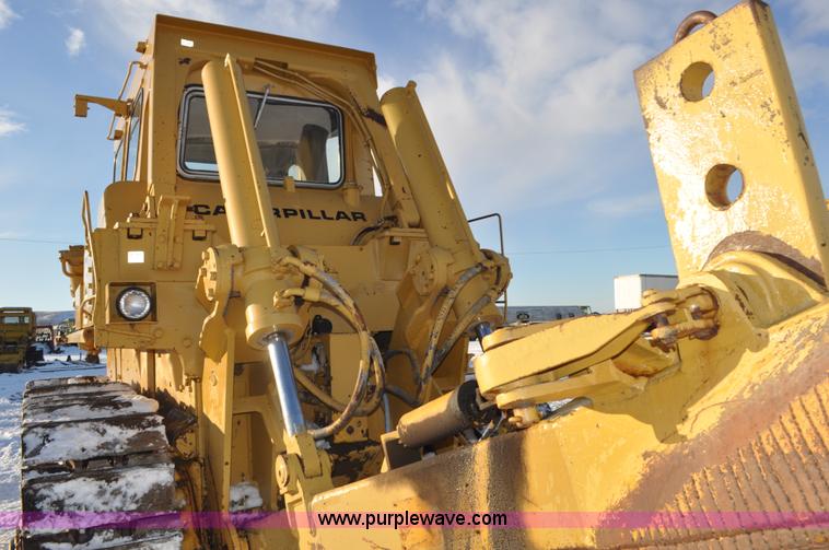 image for item C3340 1976 Caterpillar D9H dozer