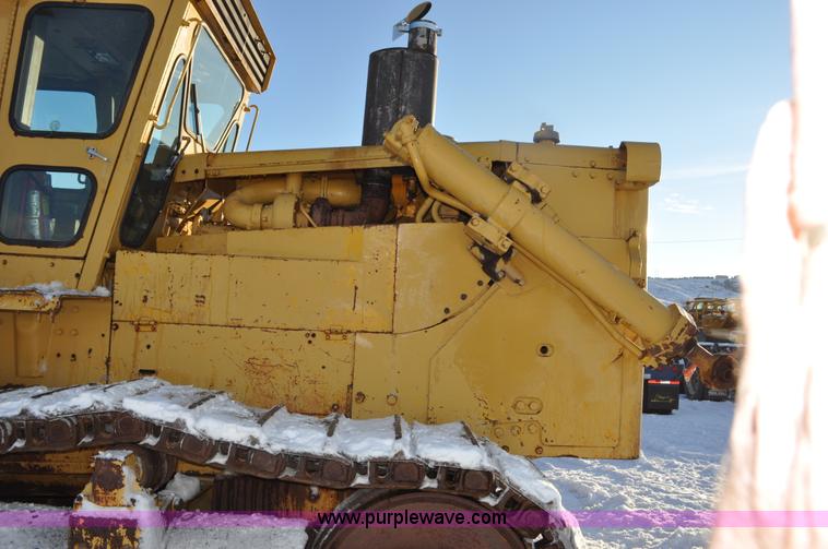 image for item C3340 1976 Caterpillar D9H dozer