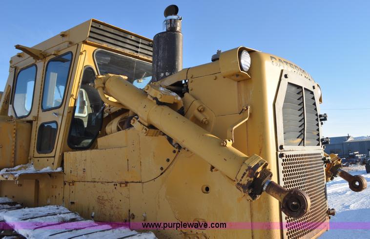 image for item C3340 1976 Caterpillar D9H dozer