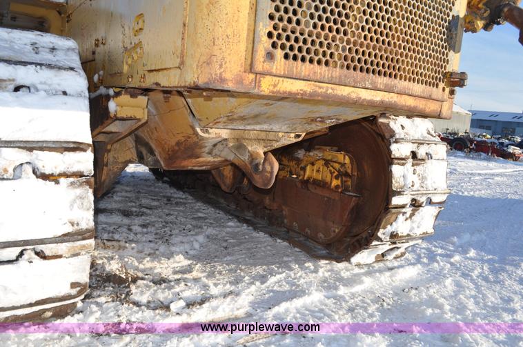 image for item C3340 1976 Caterpillar D9H dozer