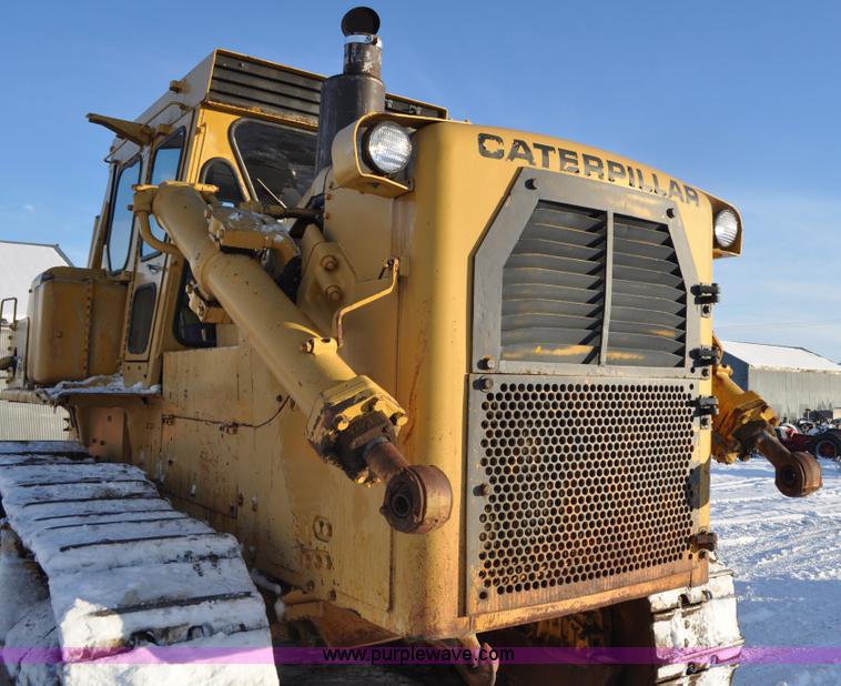 image for item C3340 1976 Caterpillar D9H dozer