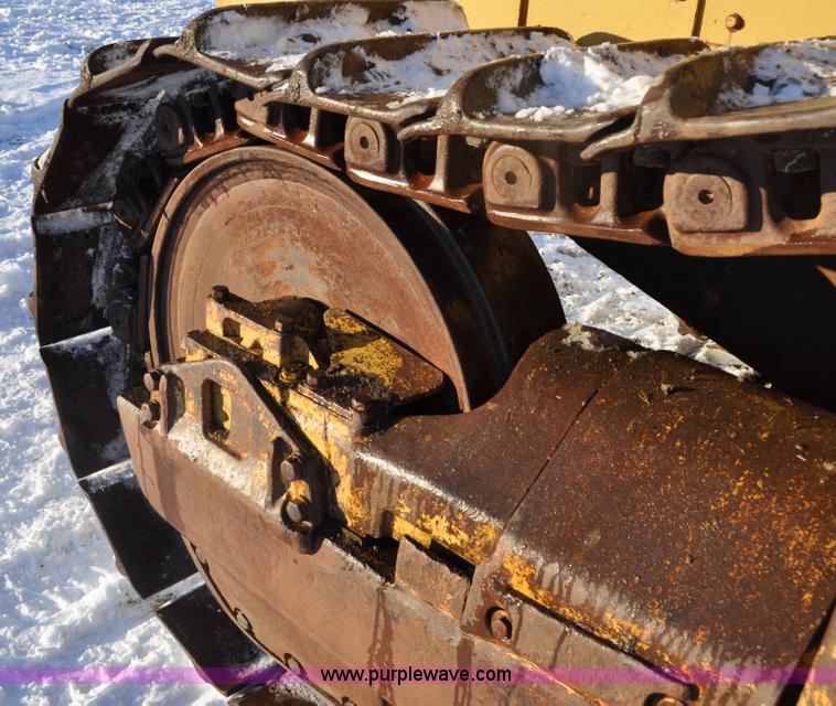 image for item C3340 1976 Caterpillar D9H dozer