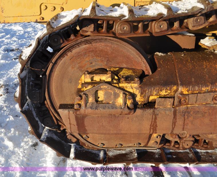 image for item C3340 1976 Caterpillar D9H dozer