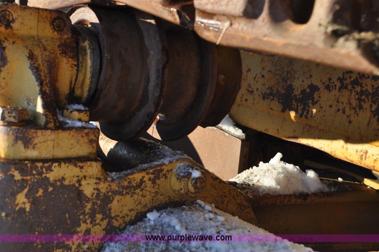 image for item C3340 1976 Caterpillar D9H dozer