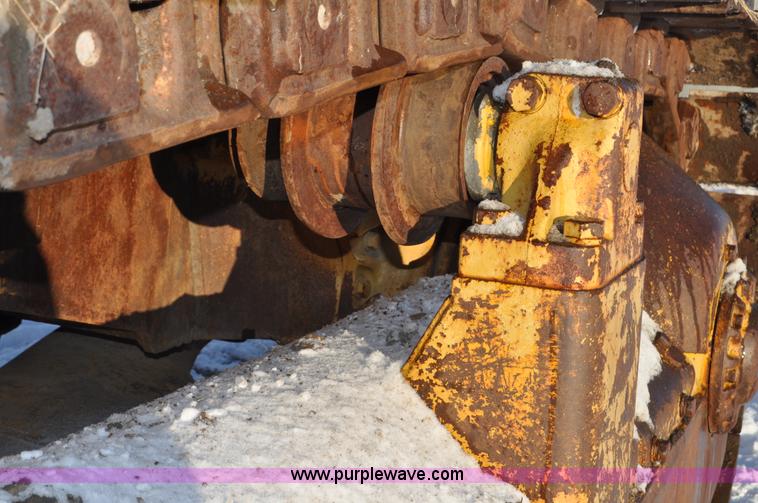image for item C3340 1976 Caterpillar D9H dozer