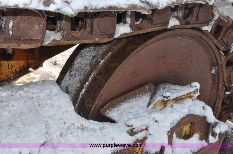 image for item C3340 1976 Caterpillar D9H dozer