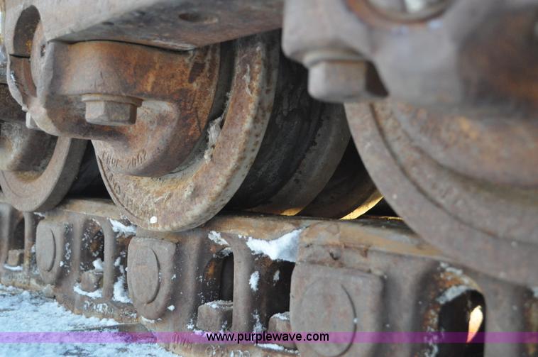 image for item C3340 1976 Caterpillar D9H dozer