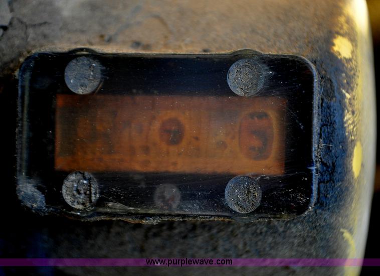 image for item C3340 1976 Caterpillar D9H dozer