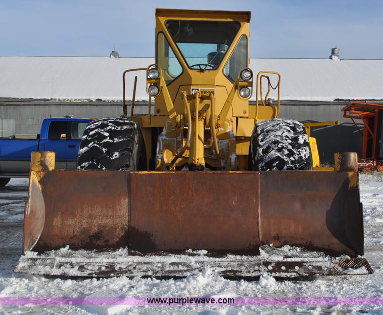 image for item C3341 1975 Caterpillar 824B articulated wheel dozer