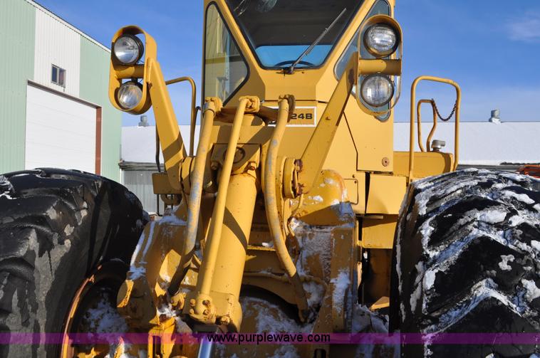 image for item C3341 1975 Caterpillar 824B articulated wheel dozer