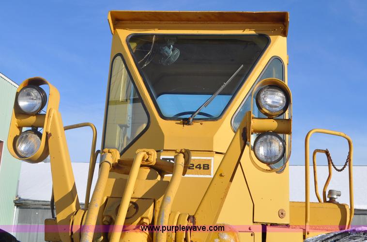 image for item C3341 1975 Caterpillar 824B articulated wheel dozer