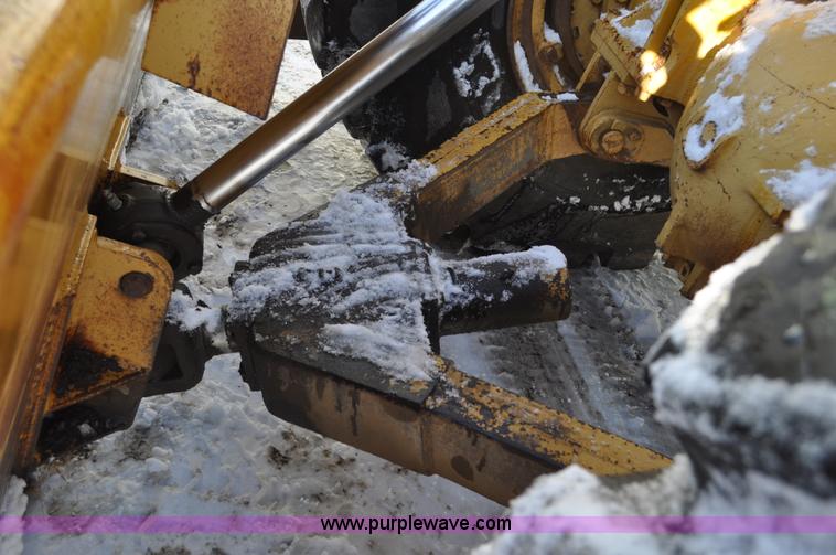 image for item C3341 1975 Caterpillar 824B articulated wheel dozer