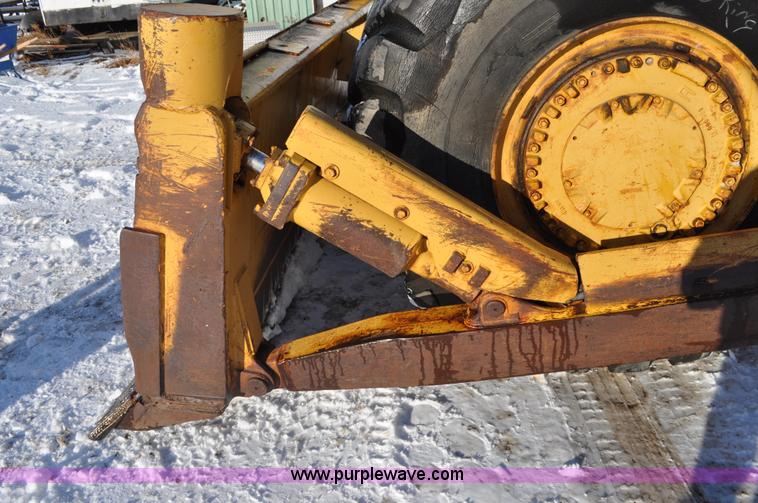 image for item C3341 1975 Caterpillar 824B articulated wheel dozer