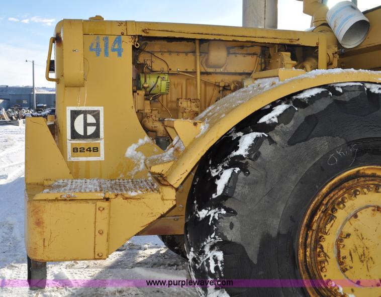 image for item C3341 1975 Caterpillar 824B articulated wheel dozer