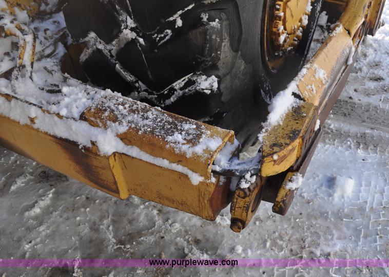 image for item C3341 1975 Caterpillar 824B articulated wheel dozer