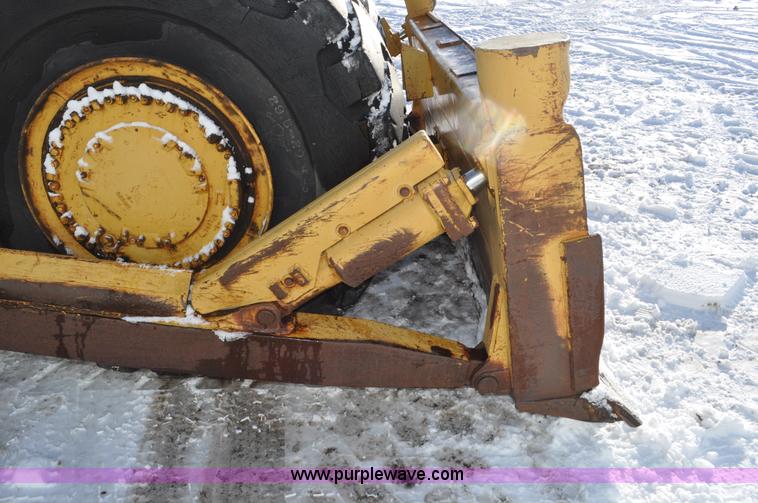 image for item C3341 1975 Caterpillar 824B articulated wheel dozer
